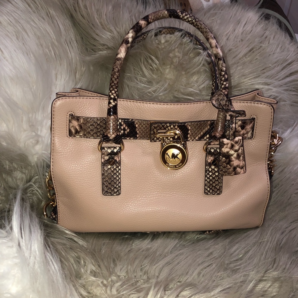 Michael Kors
PYTHON HAMILTON EAST WEST in Blush - Picture 6 of 6